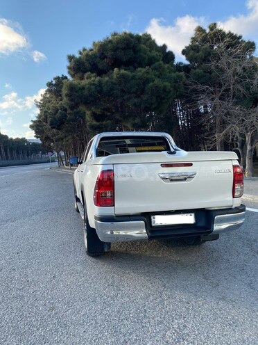 Toyota Hilux 2019, 15,551 km - 2.4 l - Bakı