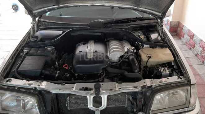 Mercedes C 220 1999, 284,937 km - 2.2 l - Bakı