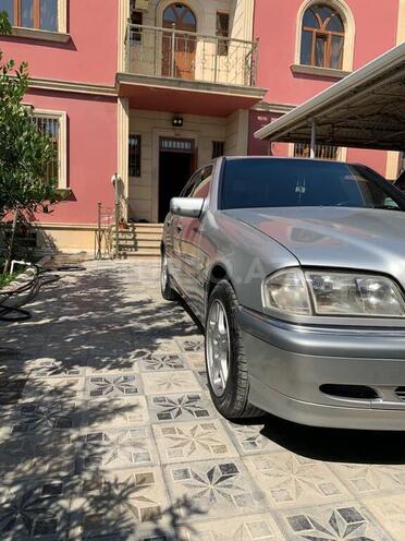 Mercedes C 220 1999, 284,937 km - 2.2 l - Bakı
