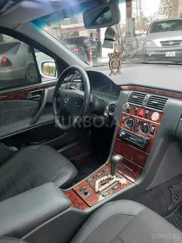 Mercedes E 240 2000, 220,000 km - 2.4 л - Bakı
