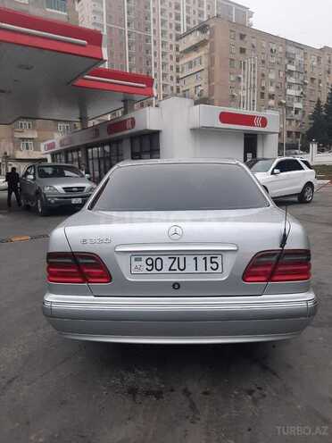 Mercedes E 240 2000, 220,000 km - 2.4 л - Bakı