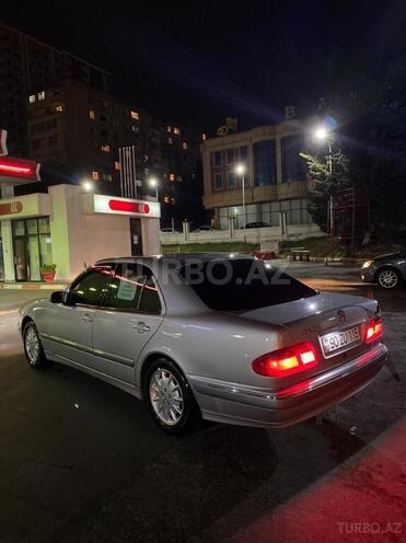 Mercedes E 240 2000, 220,000 km - 2.4 л - Bakı