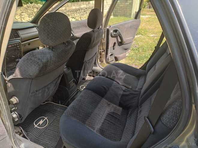 Opel Vectra 1996, 374,260 km - 1.8 l - Bakı