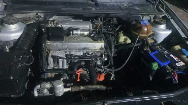 Volkswagen Golf 1994, 325,412 km - 2.0 л - Sumqayıt