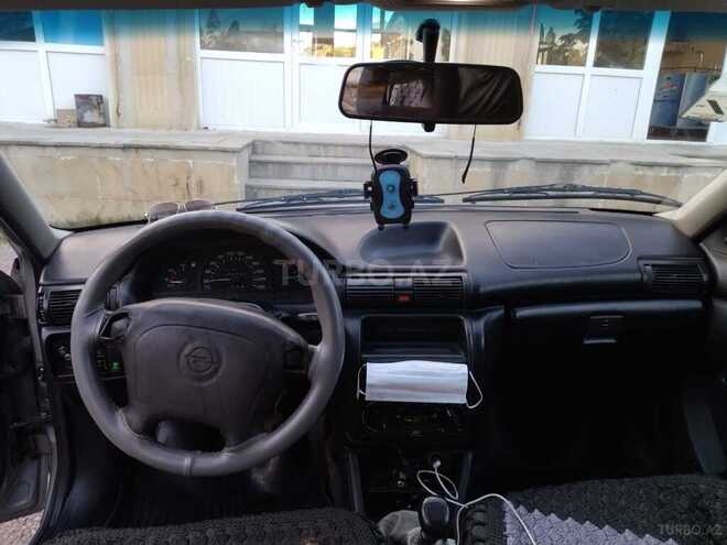 Opel Astra 1995, 257,000 km - 1.6 л - Bakı