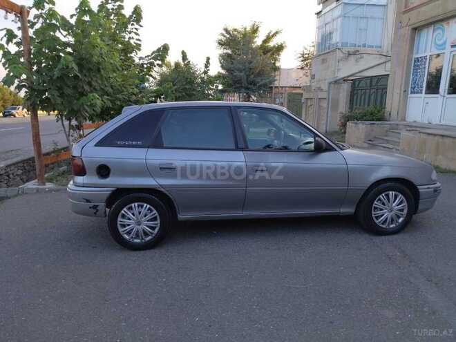 Opel Astra 1995, 257,000 km - 1.6 л - Bakı