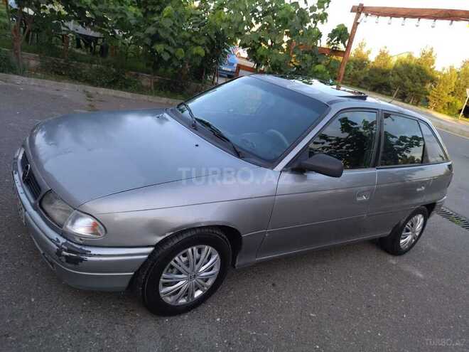 Opel Astra 1995, 257,000 km - 1.6 л - Bakı