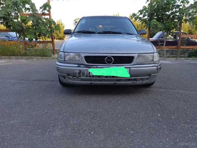 Opel Astra 1995, 257,000 km - 1.6 л - Bakı