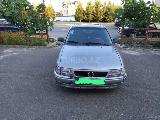 Opel Astra 1995, 257,000 km - 1.6 л - Bakı