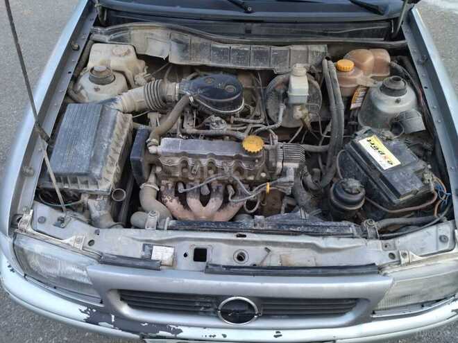Opel Astra 1995, 257,000 km - 1.6 л - Bakı