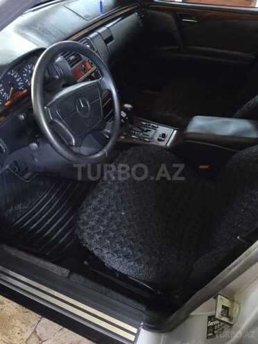 Mercedes E 240 1997, 366,000 km - 2.4 л - Salyan