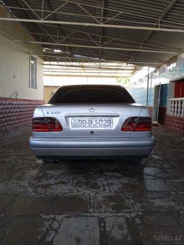 Mercedes E 240 1997, 366,000 km - 2.4 л - Salyan