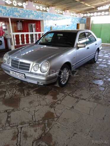 Mercedes E 240 1997, 366,000 km - 2.4 л - Salyan