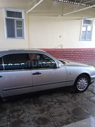 Mercedes E 240 1997, 366,000 km - 2.4 л - Salyan
