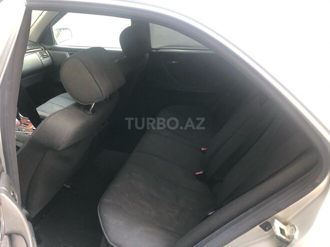 Mercedes E 220 1999, 328,000 km - 2.2 l - Bakı