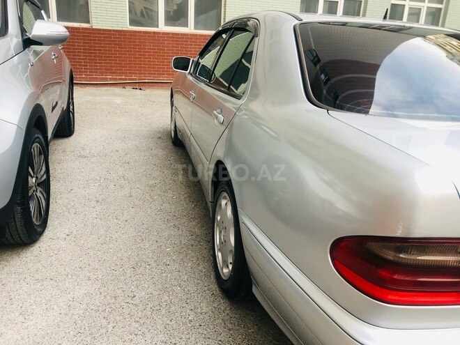 Mercedes E 220 1999, 328,000 km - 2.2 l - Bakı
