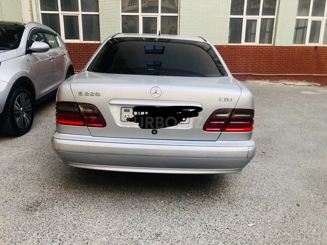 Mercedes E 220 1999, 328,000 km - 2.2 l - Bakı