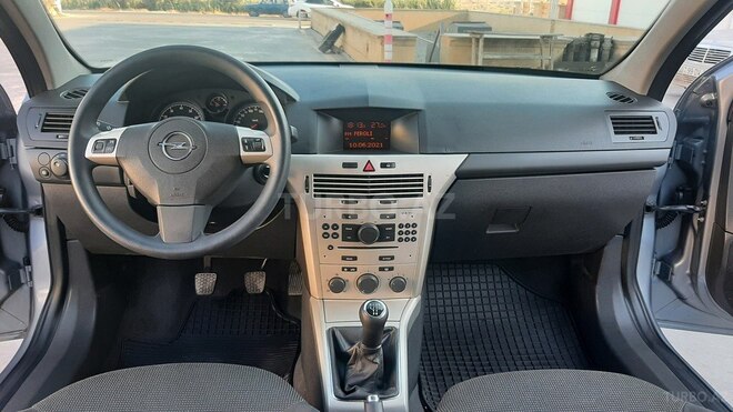 Opel Astra 2007, 136,000 km - 1.4 л - Bakı