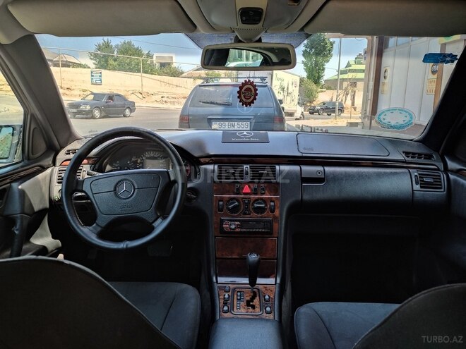 Mercedes E 220 1998, 306,657 km - 2.2 l - Bakı