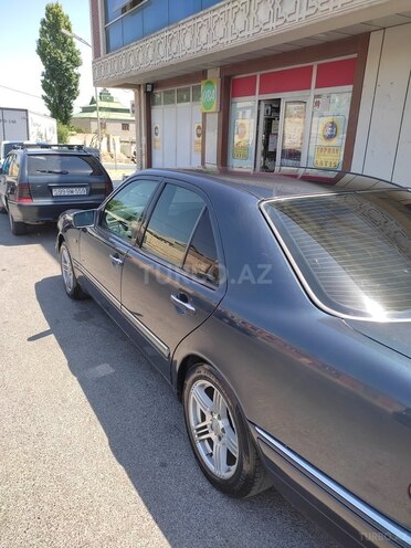 Mercedes E 220 1998, 306,657 km - 2.2 l - Bakı
