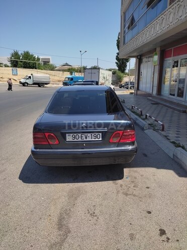 Mercedes E 220 1998, 306,657 km - 2.2 l - Bakı