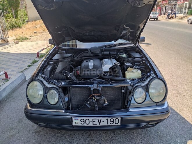 Mercedes E 220 1998, 306,657 km - 2.2 l - Bakı