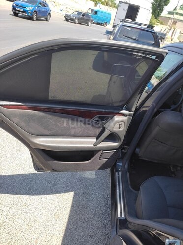 Mercedes E 220 1998, 306,657 km - 2.2 l - Bakı