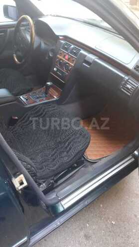 Mercedes E 240 1998, 217,000 km - 2.4 l - Bakı