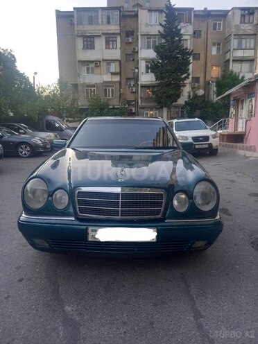 Mercedes E 240 1998, 217,000 km - 2.4 l - Bakı