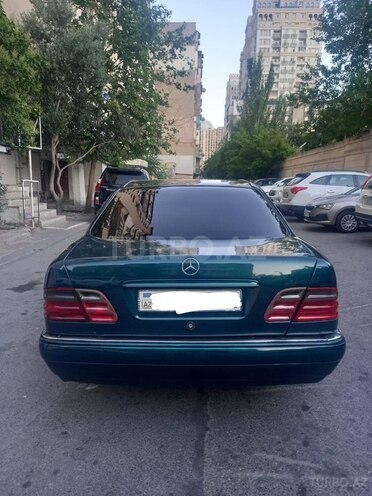 Mercedes E 240 1998, 217,000 km - 2.4 l - Bakı