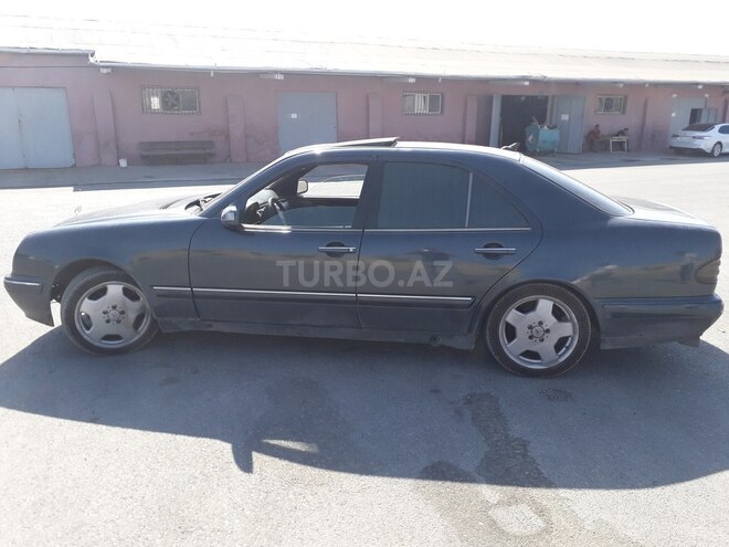 Mercedes E 240 1999, 284,000 km - 2.4 л - Bakı