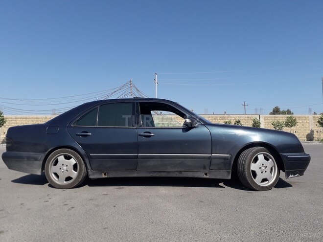 Mercedes E 240 1999, 284,000 km - 2.4 л - Bakı