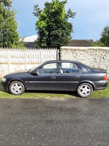 Opel Vectra 1996, 380,000 km - 2.0 l - Balakən