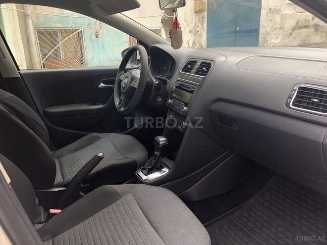 Volkswagen Polo 2010, 170,000 km - 1.4 л - Bakı