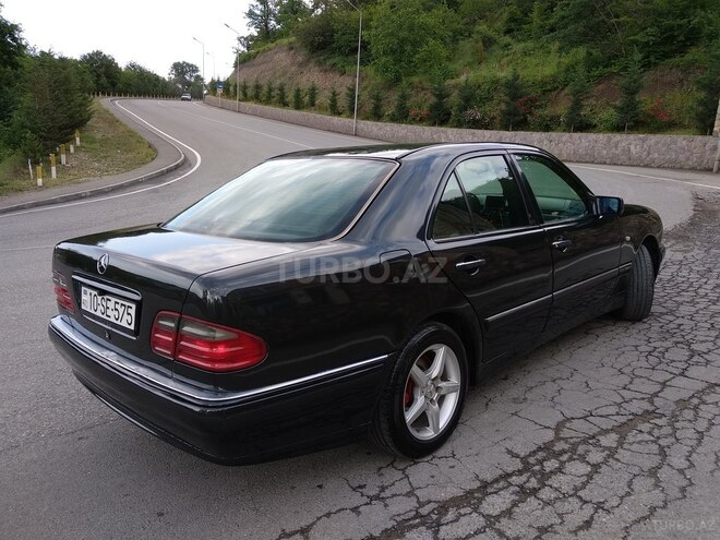Mercedes E 230 1996, 350,000 km - 2.3 l - Qusar