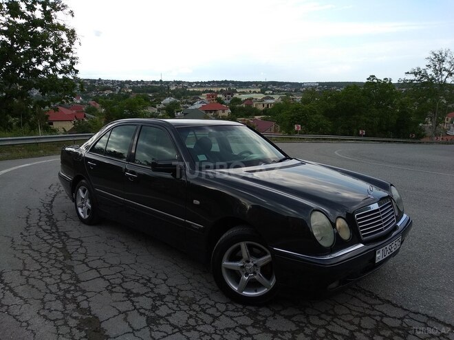 Mercedes E 230 1996, 350,000 km - 2.3 l - Qusar