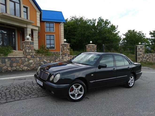 Mercedes E 230 1996, 350,000 km - 2.3 l - Qusar