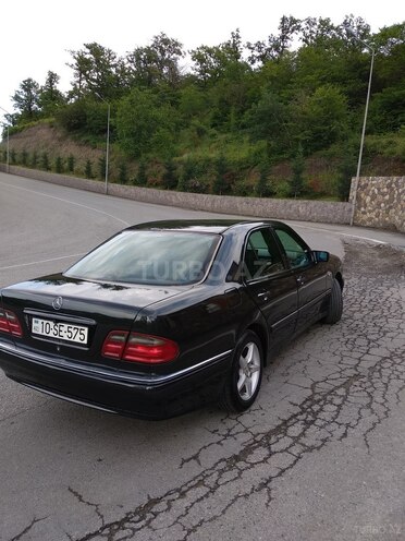 Mercedes E 230 1996, 350,000 km - 2.3 l - Qusar