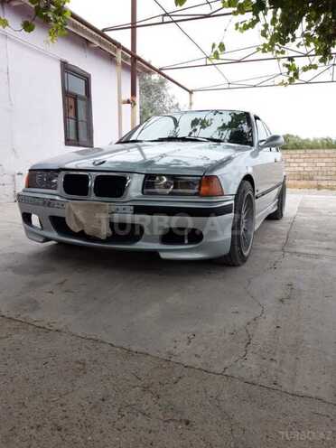 BMW 320 1997, 450,000 km - 2.0 l - Salyan