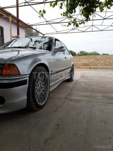 BMW 320 1997, 450,000 km - 2.0 l - Salyan