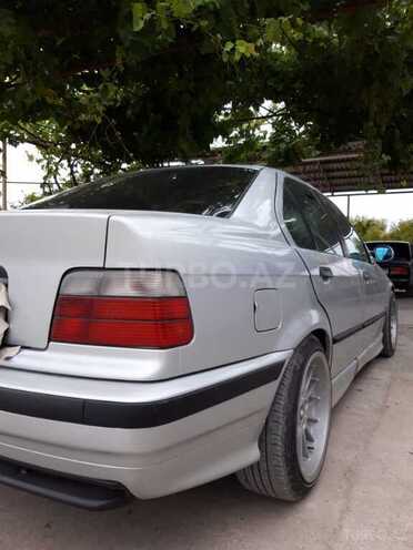 BMW 320 1997, 450,000 km - 2.0 l - Salyan