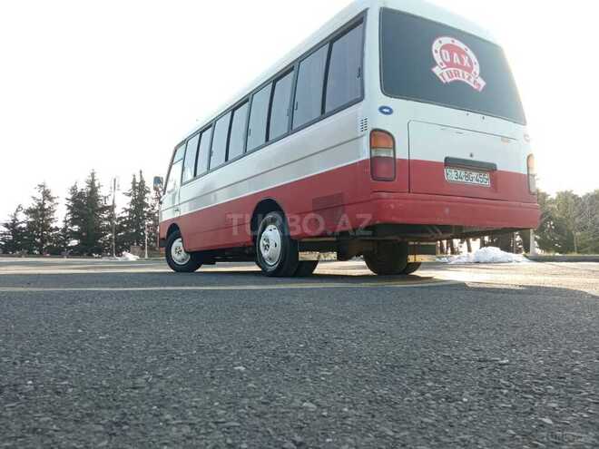 Hyundai  1998, 450,000 km - 3.9 l - Qax