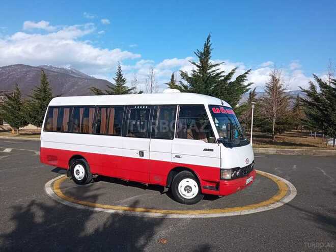 Hyundai  1998, 450,000 km - 3.9 l - Qax
