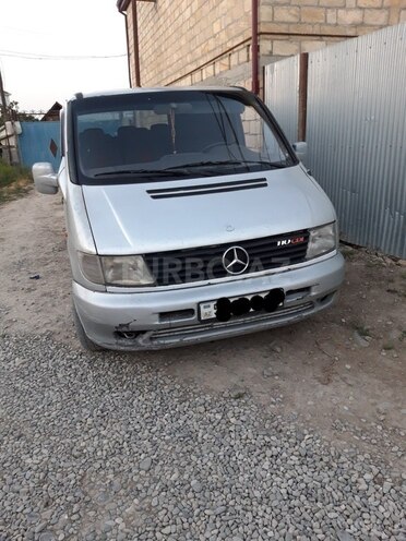 Mercedes V 220 2000, 130,000 km - 2.2 l - Gəncə