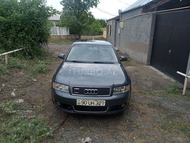 Audi A4 2004, 300,000 km - 1.8 l - Gəncə