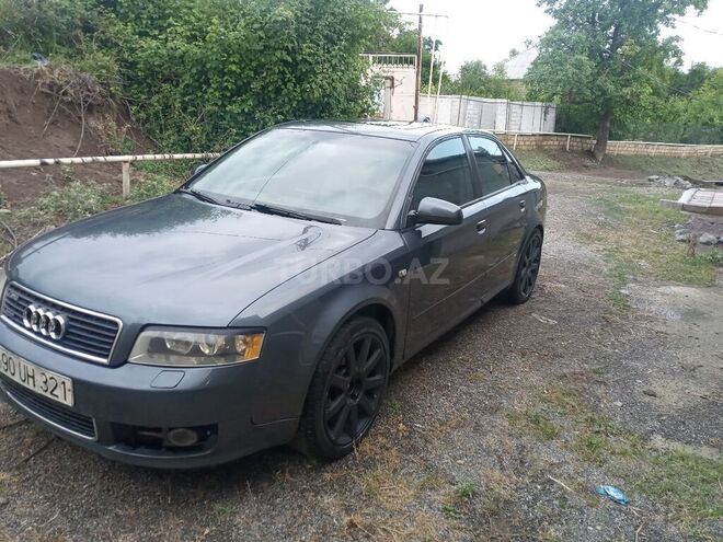 Audi A4 2004, 300,000 km - 1.8 l - Gəncə