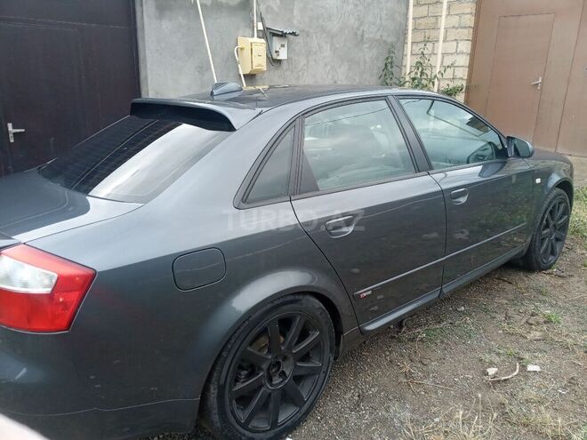 Audi A4 2004, 300,000 km - 1.8 l - Gəncə