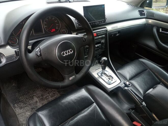 Audi A4 2004, 300,000 km - 1.8 l - Gəncə