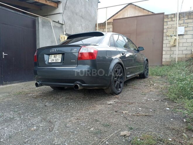Audi A4 2004, 300,000 km - 1.8 l - Gəncə