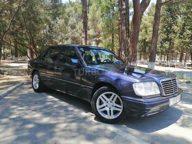 Mercedes E 220 1995, 275,623 km - 2.2 l - Sumqayıt